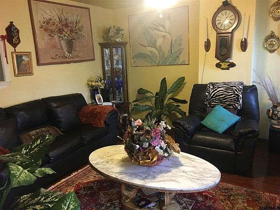 2nd image of 354 1st St