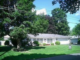 Exterior - front yard