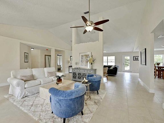 5th image of 2417 SW Gay Cir