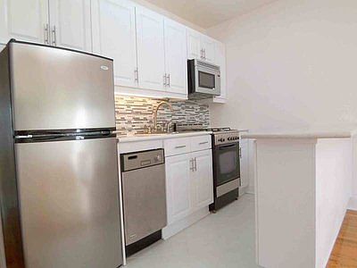 2nd image of 98 Lafayette Ave #3
