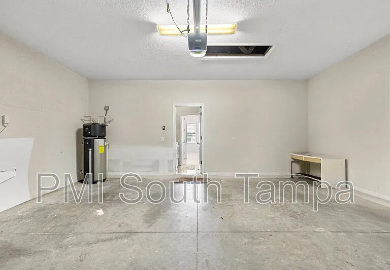 11403 Holmbridge Ln — Photo 25