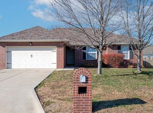 769 S Hickory Ln, Nixa, MO 65714