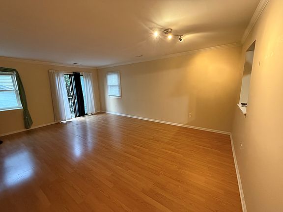 2nd image of 462 Glendale Ave Unit 24