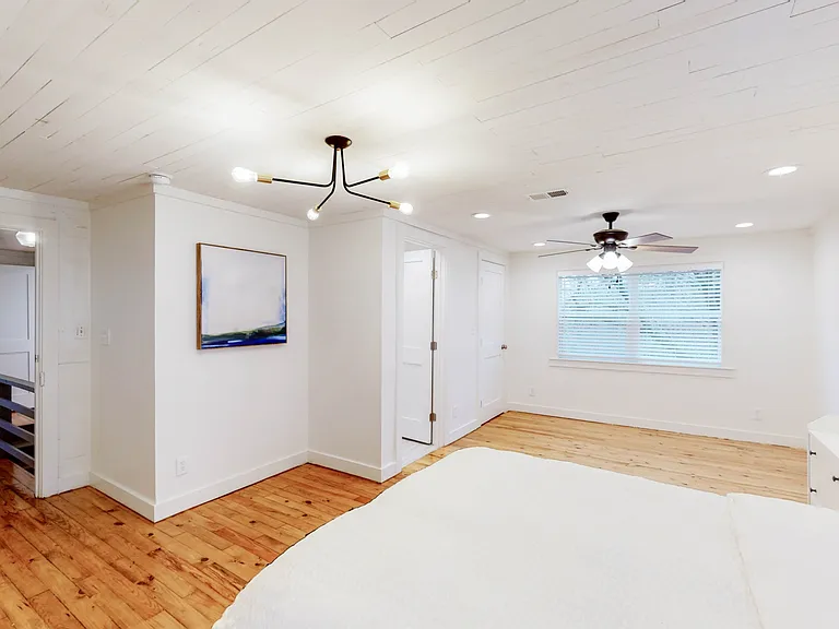 3327 Sims St — Photo 2