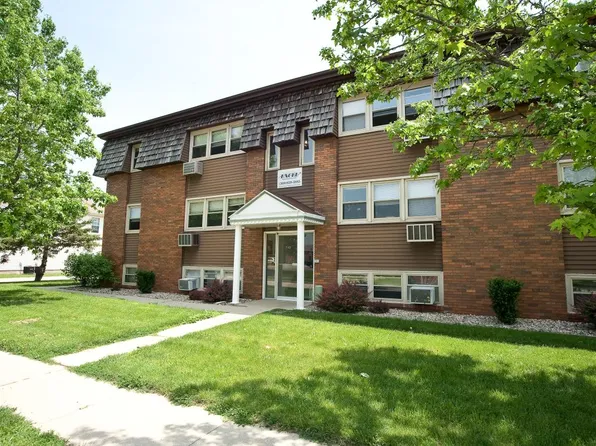 710 Arcadia Dr #12, Bloomington, IL 61704