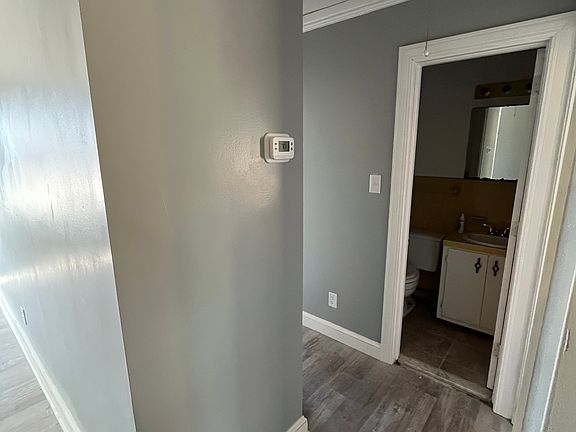 2nd image of 913-915 S Kates Ln #913