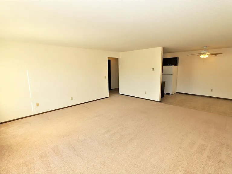4251 Parklawn Ave — Photo 6
