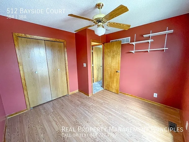 512 Bayside Ct — Photo 16