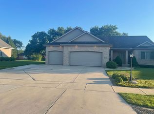 7640 W 91st Pl, Crown Point, IN 46307