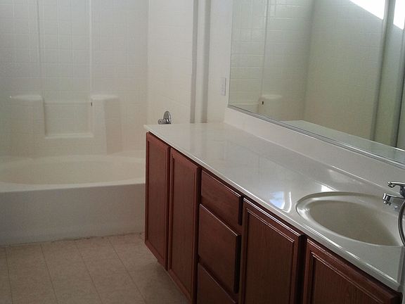 2nd image of 6840 Tropicaire St