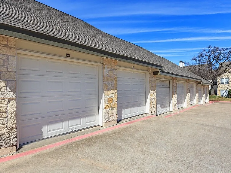 Lakehouse Granbury — Photo 22
