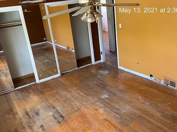 4th image of 16033 Dobson Ave