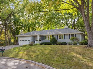 600 Whitegate Ln, Wayzata, MN 55391