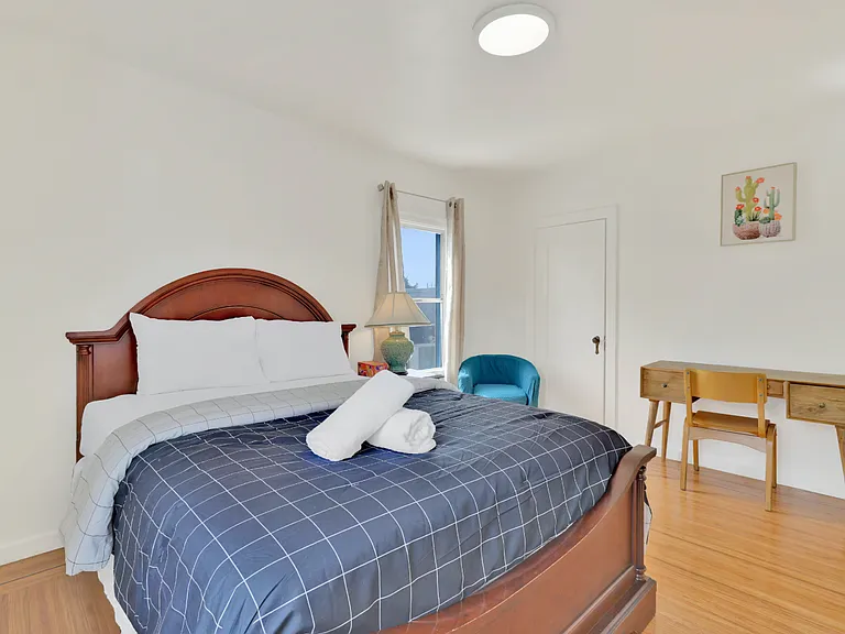 271 W Broadmoor Blvd — Photo 18