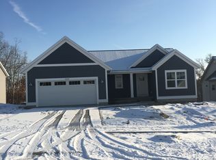 2550 Stockwood Dr NE, Grand Rapids, MI 49505
