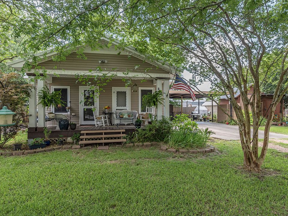 1st image of 113 Railroad Ave