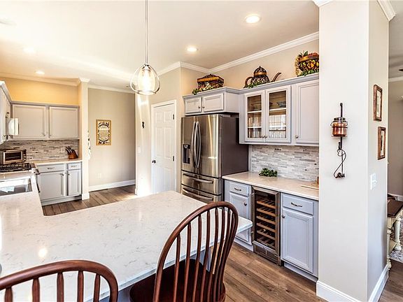 5th image of 6100 Meadowland Cir #119
