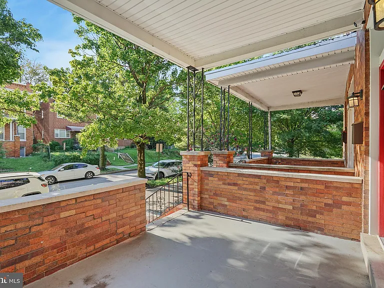 2509 Linden Ave #2 — Photo 4