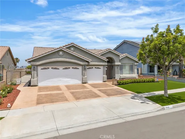 1049 Salem Dr, Corona, CA 92881