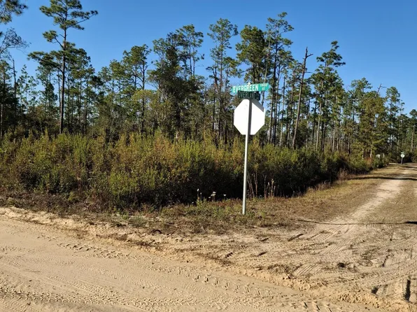 11941 Evergreen St, Fountain, FL 32438