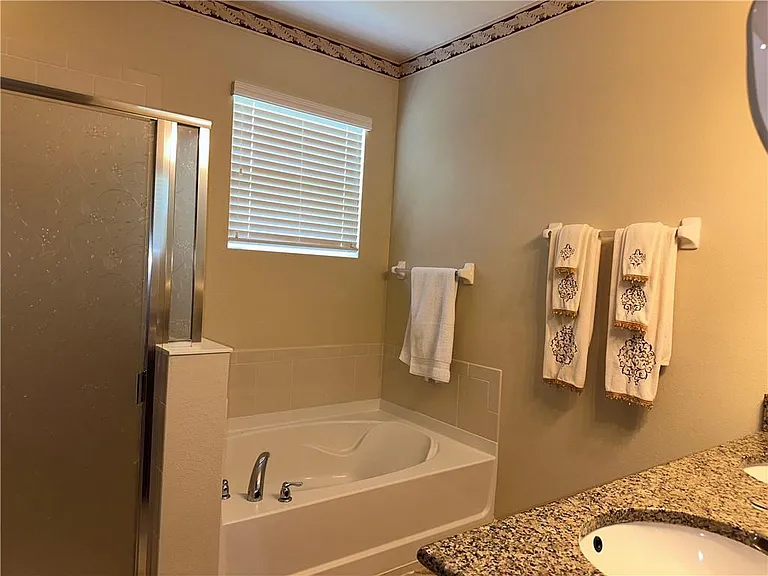 4667 Ashley Lake Cir — Photo 10