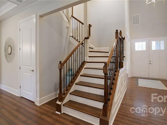 5th image of 5625 Five Knolls Dr