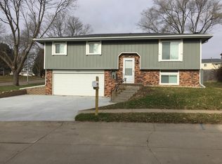 6229 N 114th St, Omaha, NE 68164