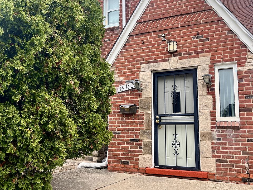 19140 Greenlawn St in Detroit