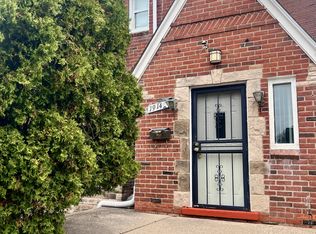 19140 Greenlawn St, Detroit, MI 48221