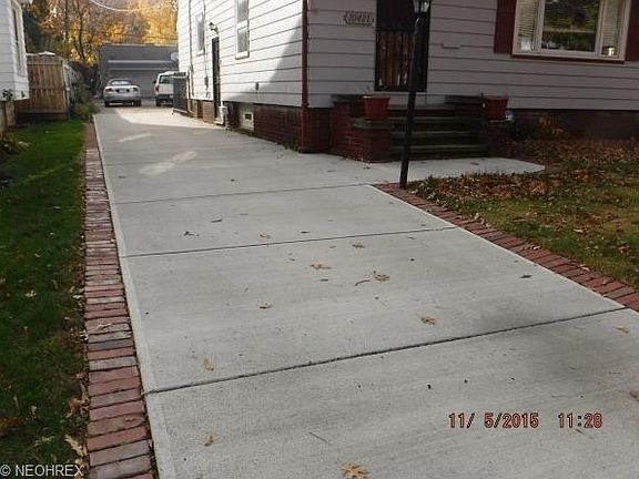 3rd image of 10421 Fidelity Ave