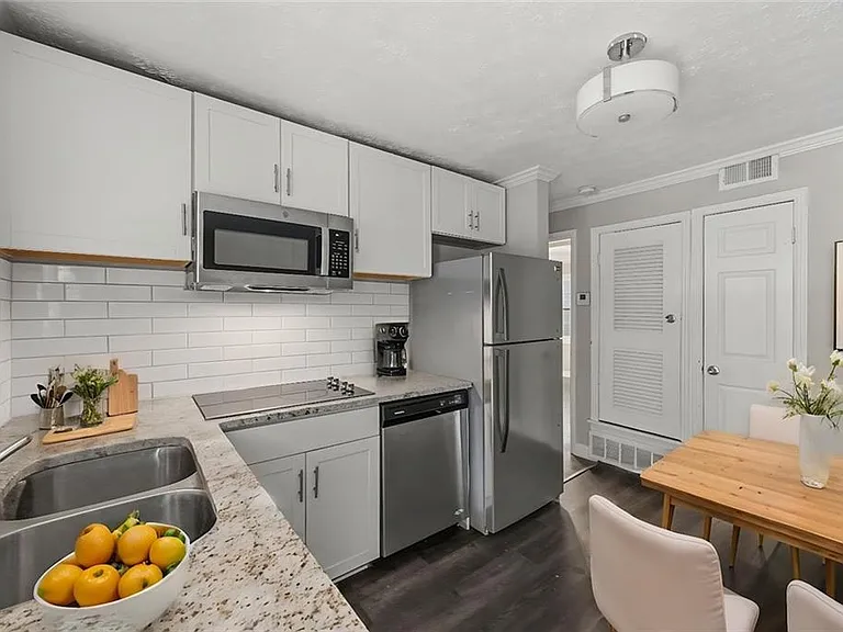 21 Delmont Dr NE #5 — Photo 9