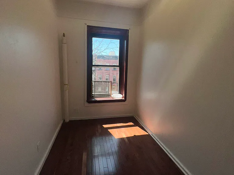 73 Hart St #3 — Photo 9