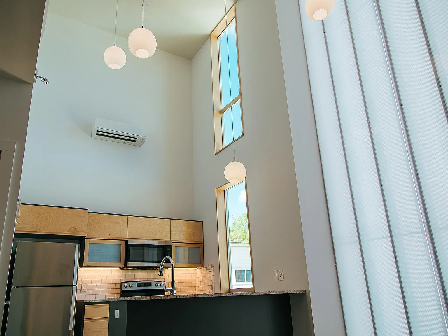 2 bed, 1064 sqft, $1,375 — Photo 3