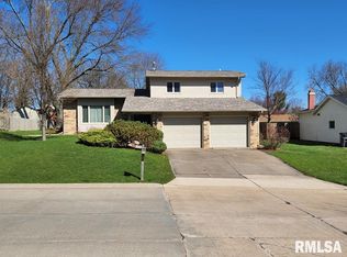 2510 Saint Johns Ct, Bettendorf, IA