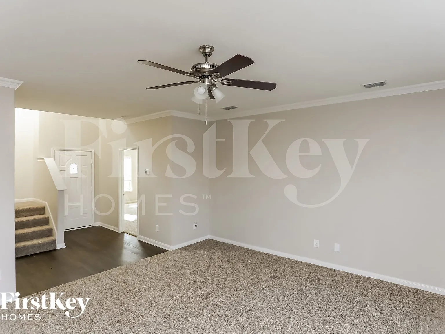 4 bed, 2.5 bath, 2105 sqft, $2,400 — Photo 2