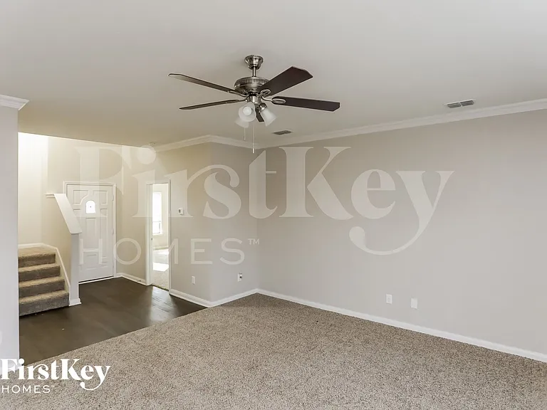 1343 Barrel Dr — Photo 2