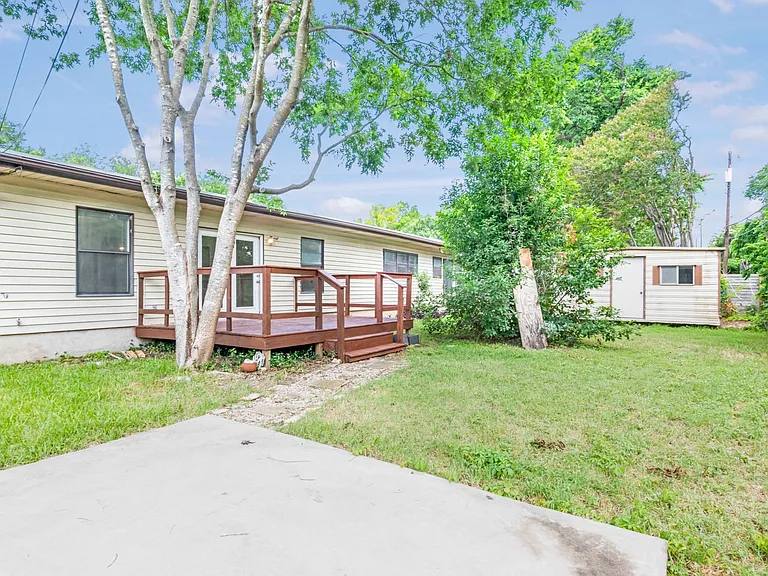 1904 Ridgemont Dr — Photo 14