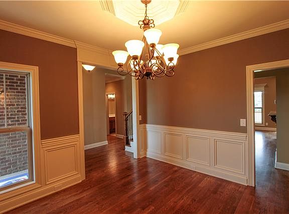 3rd image of 302 Birchwood Dr #88