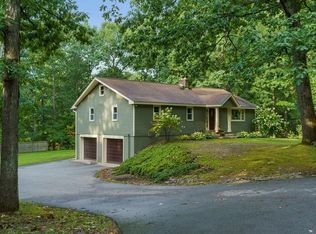 595 Flat Hill Rd, Lunenburg, MA 01462