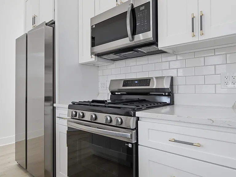 1838 N Damen Ave #3F — Photo 5