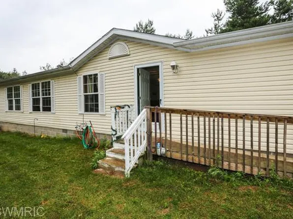 23962 W Tamarack Rd, Newaygo, MI 49337