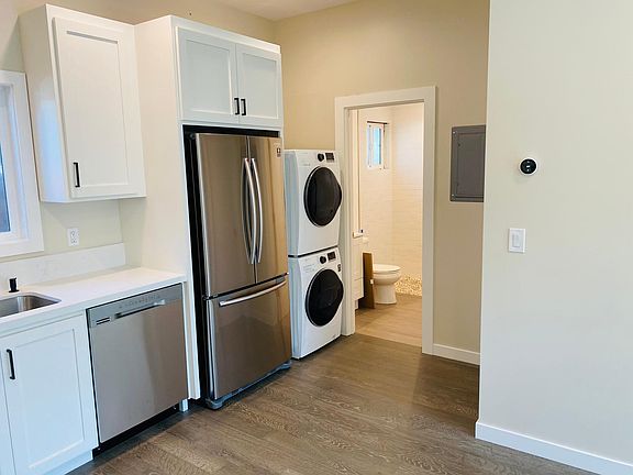 3rd image of 104B S Humboldt St