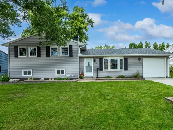 3026 W Rusholme St, Davenport, IA 52804