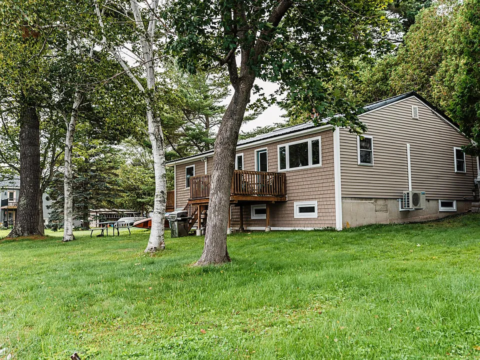 7 Keyes Landing Ln