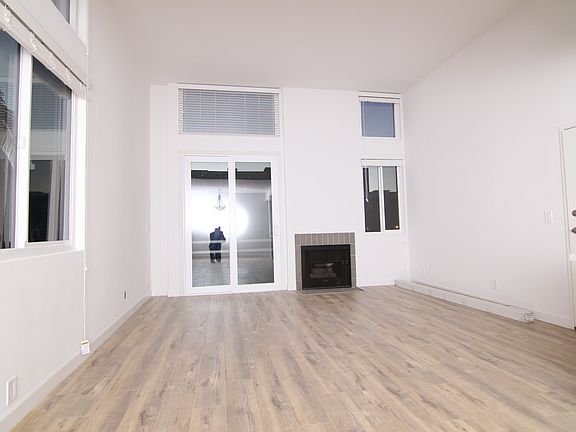 5th image of 1130 Rexford Dr #101