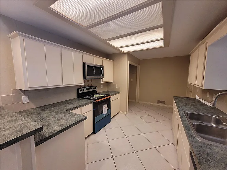 305 Shoreview Dr — Photo 14