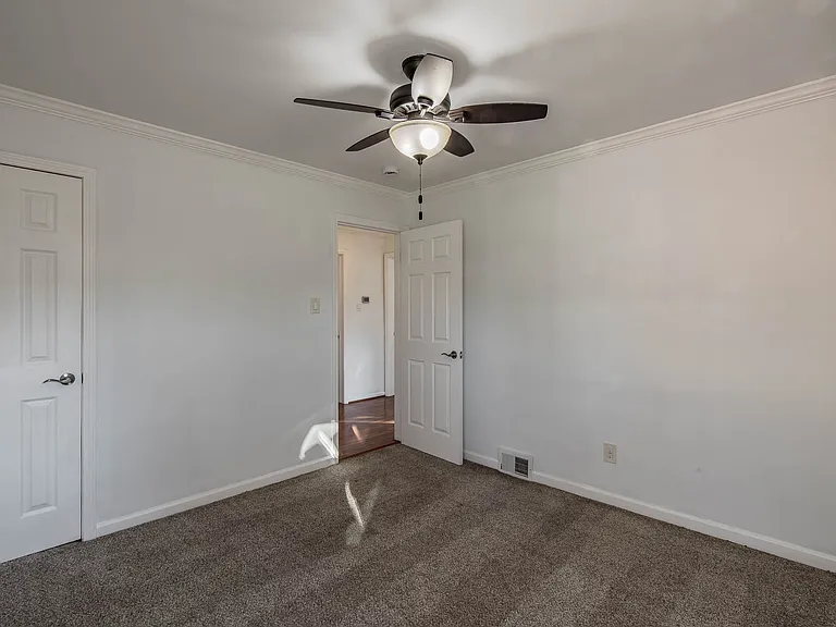 22705 Raymond St — Photo 6