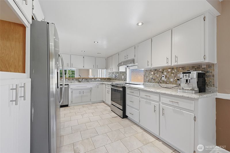 4th image of 11624 46th Avenue #D