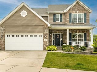 87 Hidden Bluffs Dr, Lake Saint Louis, MO 63367