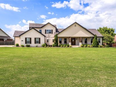 2492 Riverfront Ln, Fayetteville, AR, 72703